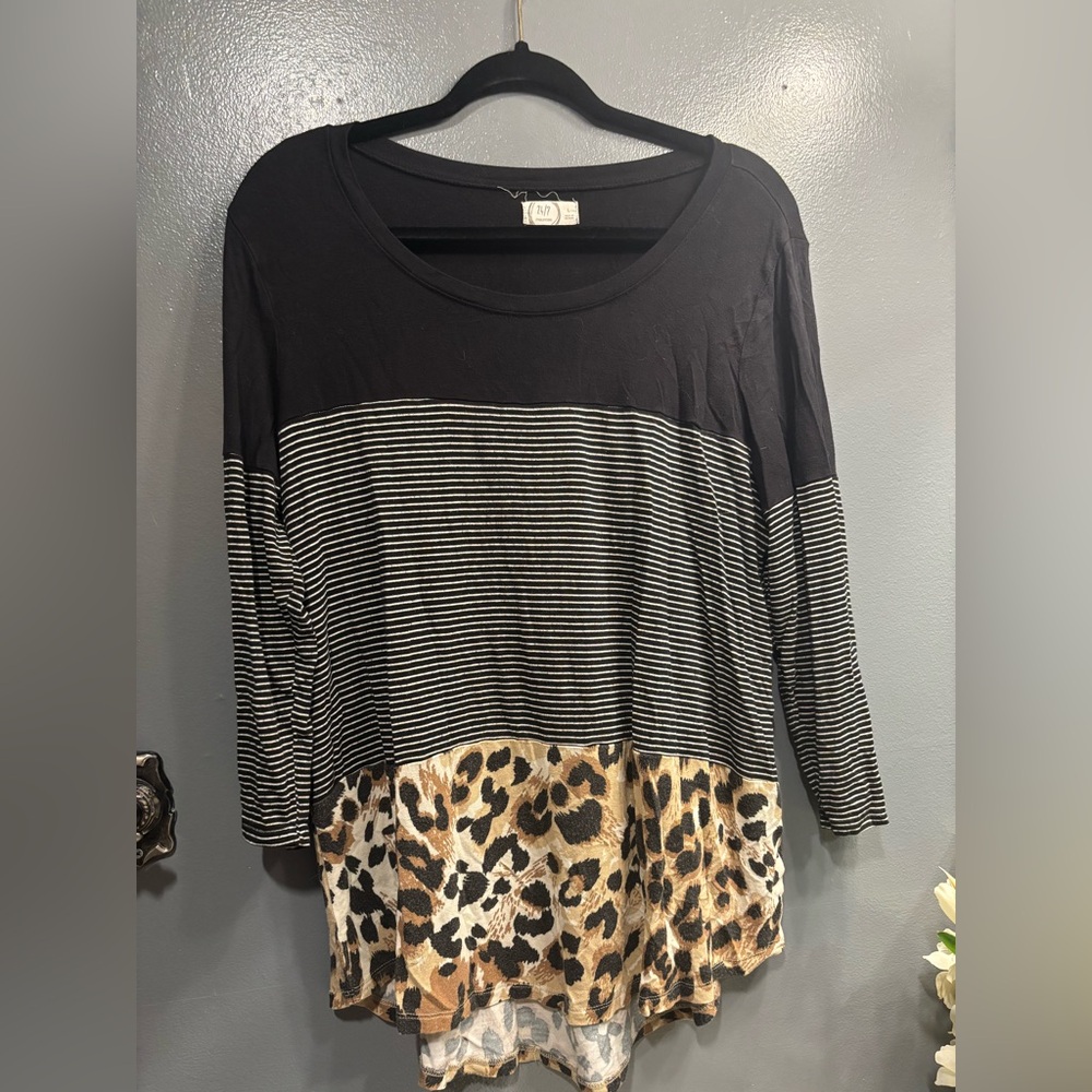 Maurice’s Leopard Print Colorblock Mid Half Sleeve Lightweight Casual Versatile